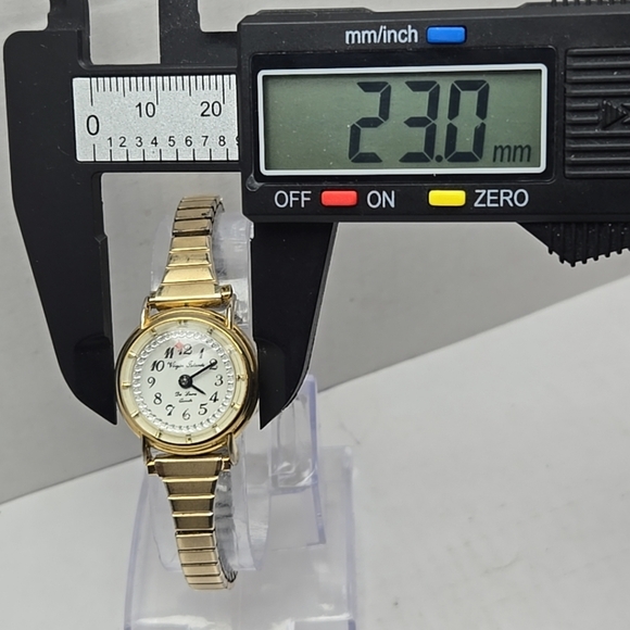 Womens Virgin Islands Swiss Rotating Gem Second Hand Watch Gold Tone New Battery - Picture 4 of 10